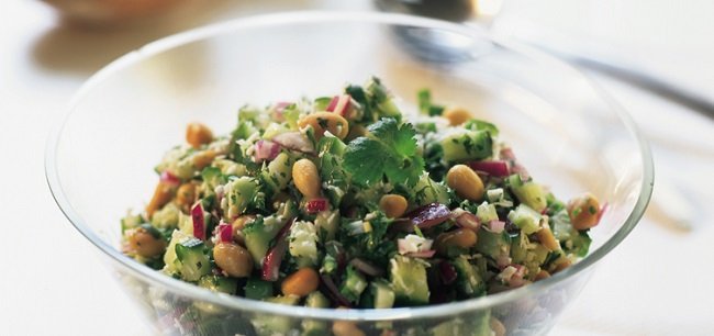 Salad with peanuts - recipes